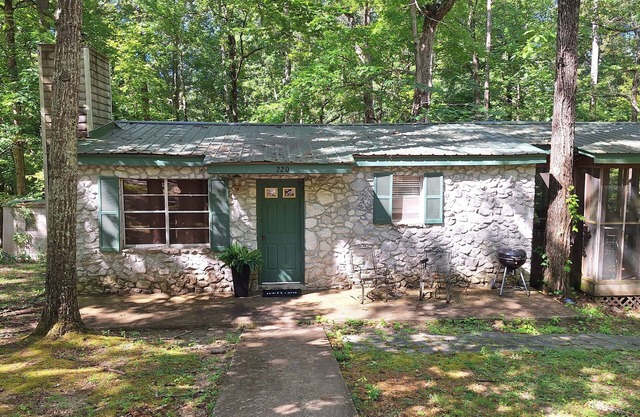 Convenient to State Line Boat Ramp - Flintstone Cabin