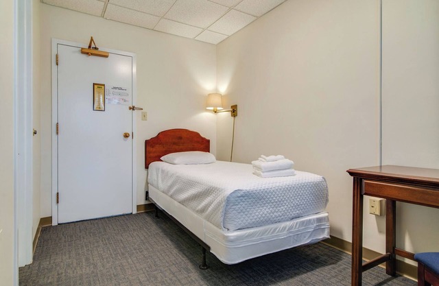 Converted Dorm in Heart of Music Row!!