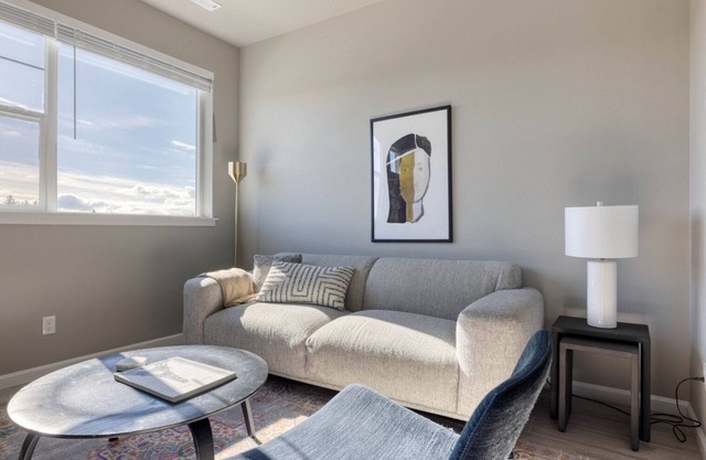 Cool Hillsboro 2BR w/ Parking & A/C, nr Shopping, by Blueground