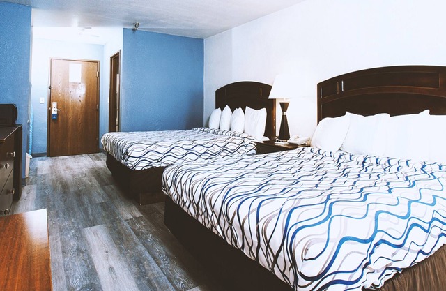 Coratel Inn & Suites by Jasper Park City - Wichita North - DQBNS