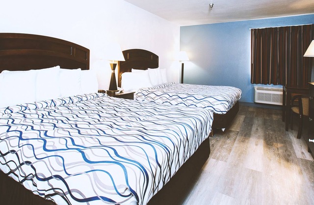 Coratel Inn & Suites by Jasper Park City - Wichita North - SQBNS