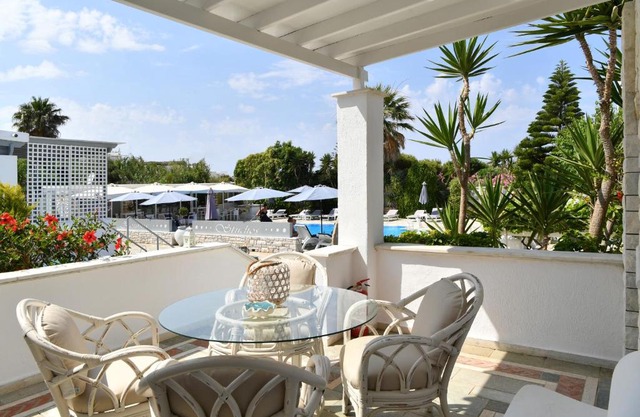 Corina Studios-Apartments