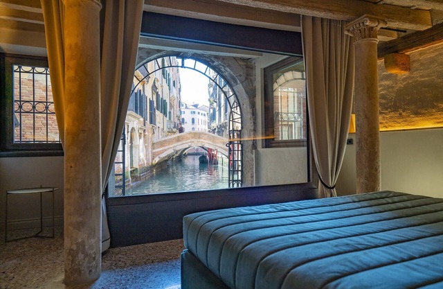 Corte Rubbi 1 A True Canal-side Experience