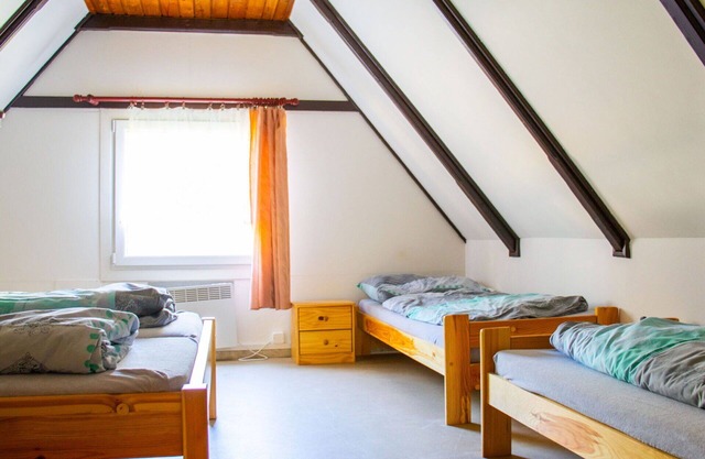 Acogedor apartamento en villa con WIFI, TV, patio, mascotas permitida y aparcamiento