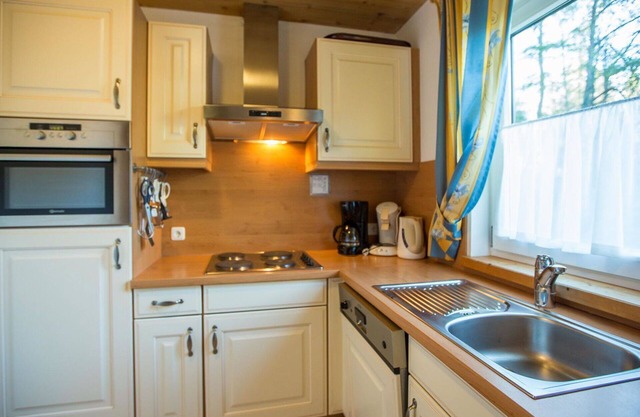 Hermoso apartamento en villa con WIFI, piscina, TV, terraza, mascotas permitida y aparcamiento