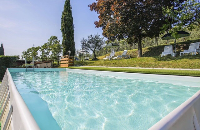 Bonito apartamento en villa para 3 personas con WIFI, piscina, TV, patio y aparcamiento