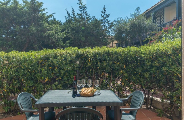 Bonito apartamento para 4 personas con A/C, TV, terraza, mascotas permitida y aparcamiento