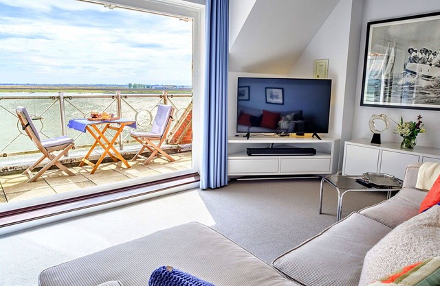 Bonito apartamento para 5 personas con WIFI, balcón, mascotas permitida y aparcamiento