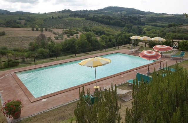 Acogedor apartamento con WIFI, piscina, A/C, mascotas permitida, vista panorámica y aparcamiento