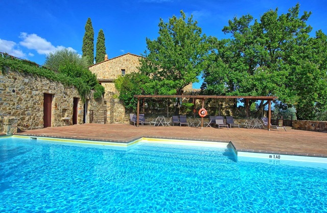 Precioso apartamento con piscina, A/C, TV, mascotas permitida, vista panorámica y aparcamiento
