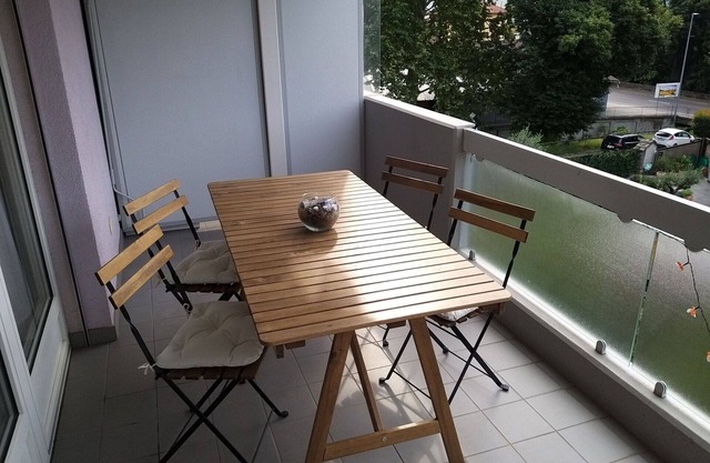 Precioso apartamento para 4 personas con WIFI, TV, balcón, mascotas permitida y aparcamiento
