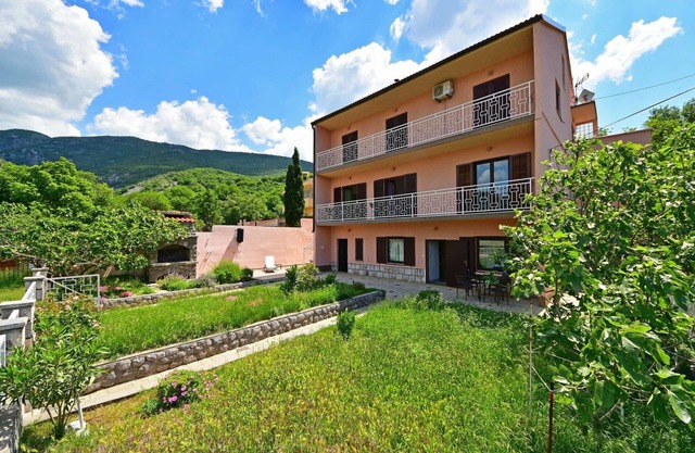 Precioso apartamento para 5 personas con WIFI, A/C, TV, terraza y aparcamiento