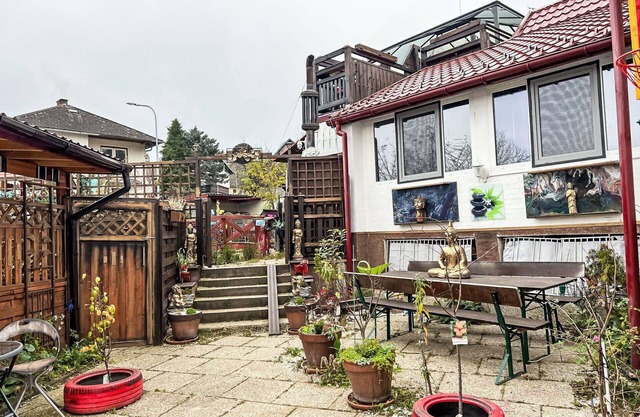 Hermoso apartamento para 6 personas con WIFI, TV, patio, mascotas permitida y aparcamiento