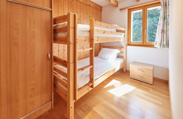 Acogedor apartamento para 7 personas con WIFI, TV, balcón y aparcamiento