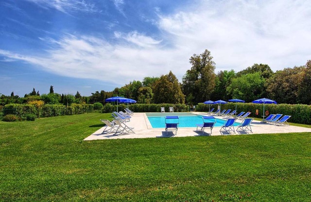 Apartamento en villa con WIFI, A/C, piscina, TV, veranda, vista panorámica, cerca de San Gimignano