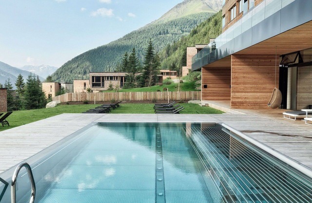 Precioso apartamento en villa para 6 personas con piscina, WIFI, TV, balcón y vista panorámica