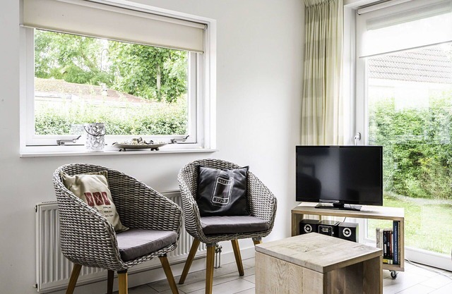 Bonito apartamento en villa con WIFI, TV, terraza, mascotas permitida y aparcamiento