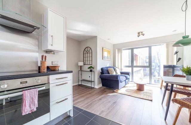 Cosy East London Retreat