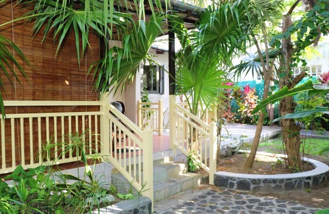 Cosy House in Blue Bay with Private Parking and Terrace