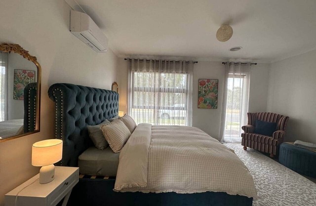 Air-conditioned, Cosy and Comfortable on Riverside