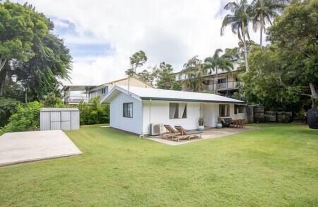 Cosy Straddie cottage + sleeps 6 + pet friendly