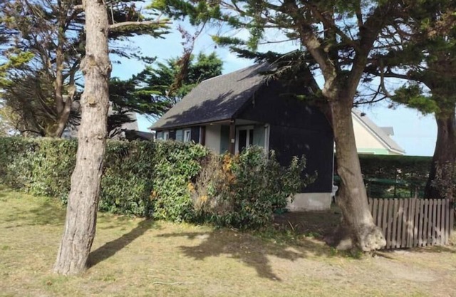 Cottage 100 m from the sea