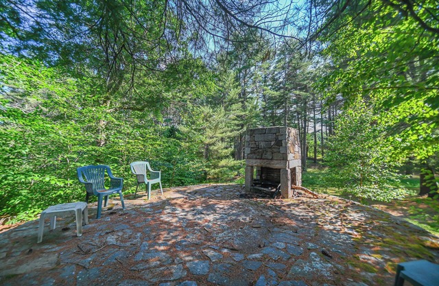 Cottage at Birch Knoll – Peaceful 1 BDR Retreat w/Shared Pool & Fire Pit