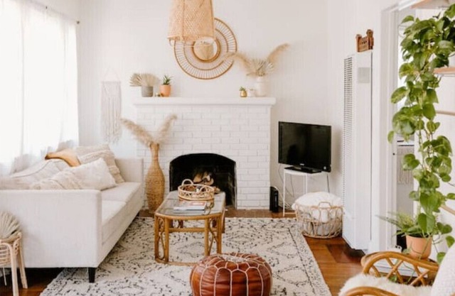 Cottage, Boho Style- walk to beach. FREE parking!