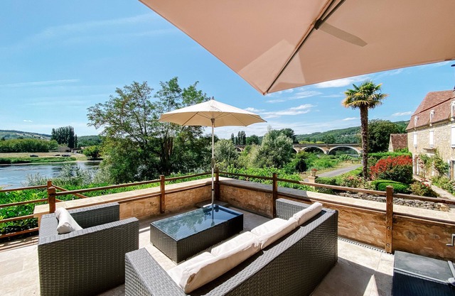 Cottage L'Enea Terrasse, Penthouse vista al río, Family Treat con piscina y jardines