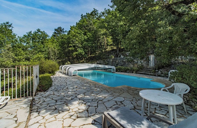Casita de campo "La Maison De Tine" con piscina compartida, jardín privado y Wi-Fi