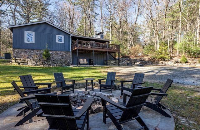 Cottage Right in Downtown Cashiers Walk to Everywhere!!