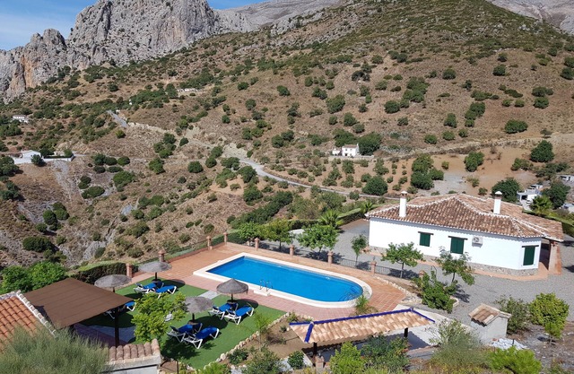 Casa Rural de 8 plazas con piscina y barbacoa