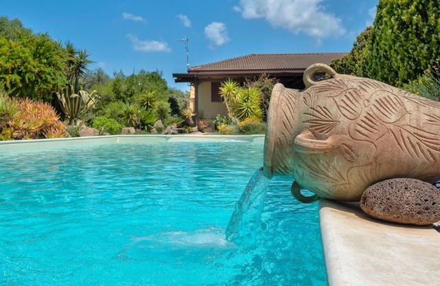 ClickSardegna Villa Soraya con piscina cerca de la playa, con A/C y wifi