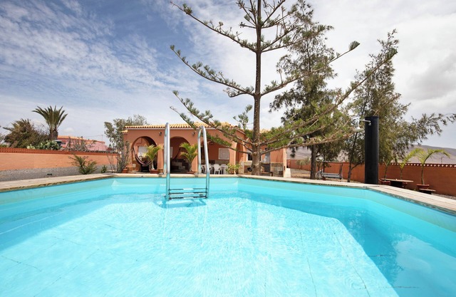 Casa rural "Casa Abundia" con terraza, vistas a la montaña y piscina