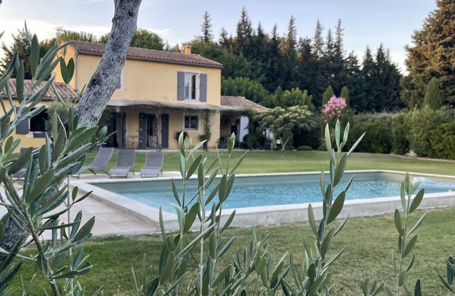 Casa de campo entre Alpilles y Luberon.