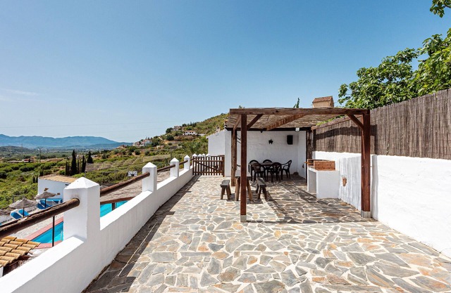 Casa rural 'El Granero' con vistas al lago, piscina compartida y Wi-Fi