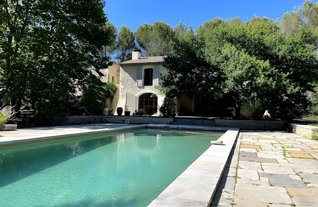 Casa rural 'Mas Des Cigales Et Roulotte Lambesc' con piscina privada, Wi-Fi y aire acondicionado