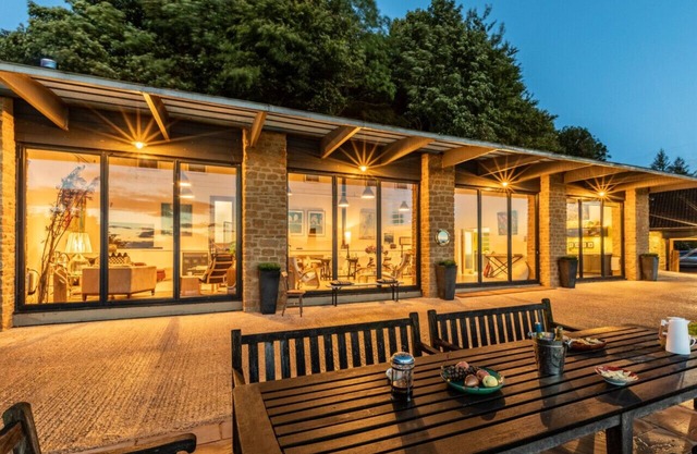 Court Farm Gallery - Seis Habitaciones Casa, Capacidad 12