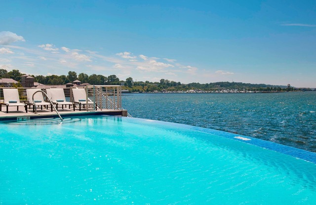 Courtyard by Marriott Erie Bayfront