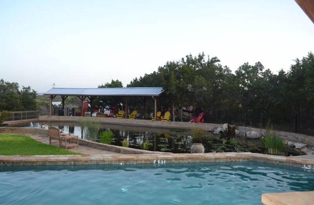 Impresionantes vistas de Texas Hill Country y comodidades en abundancia para dormir 30
