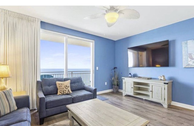 Cozy 1 Bedroom, Beach Front Condo!! Just listed! Beach Chairs Included!