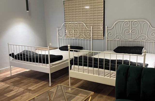 Cozy 1-bedroom apartment in enchanting Madinah with AC, WiFi
