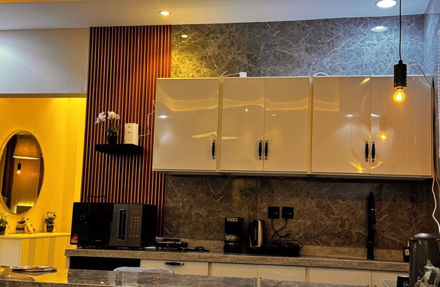 Cozy 1-bedroom apartment with a kitchen and a living room- near Riyadh Season