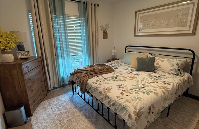 Cozy 1-bedroom apartment in enjoyable Tacoma with fitness room/AC