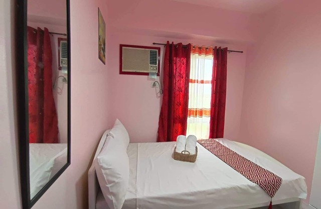 Cozy 1 Bedroom Condo near Manila NAIA Airport. With Pool. Avida Towers Sucat.