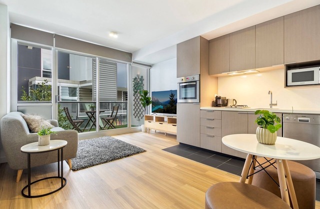 Apartamento moderno y limpio a 15 minutos de la ciudad en tranvía