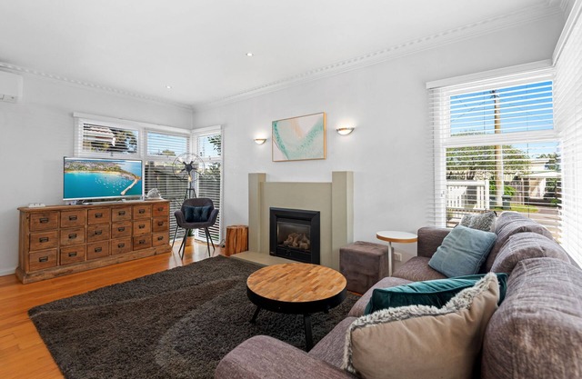 Cozy 2 bed Peninsular Home Near Attractions