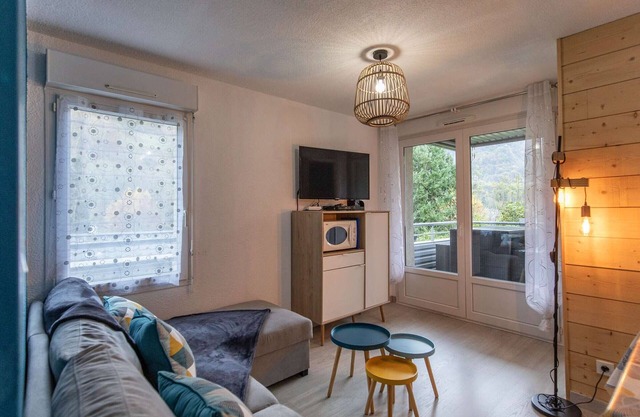 Apartamento T2 con cabina, terraza, piscina y parking en Luz-Saint-Sauveur