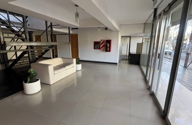 Cozy 2-bedroom apartment with parking free, WIFI and AC