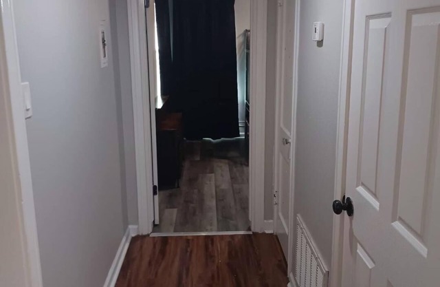 Cozy 2 BR downstairs duplex with AC Near Ocean Drive,Downtown Corpus Christi